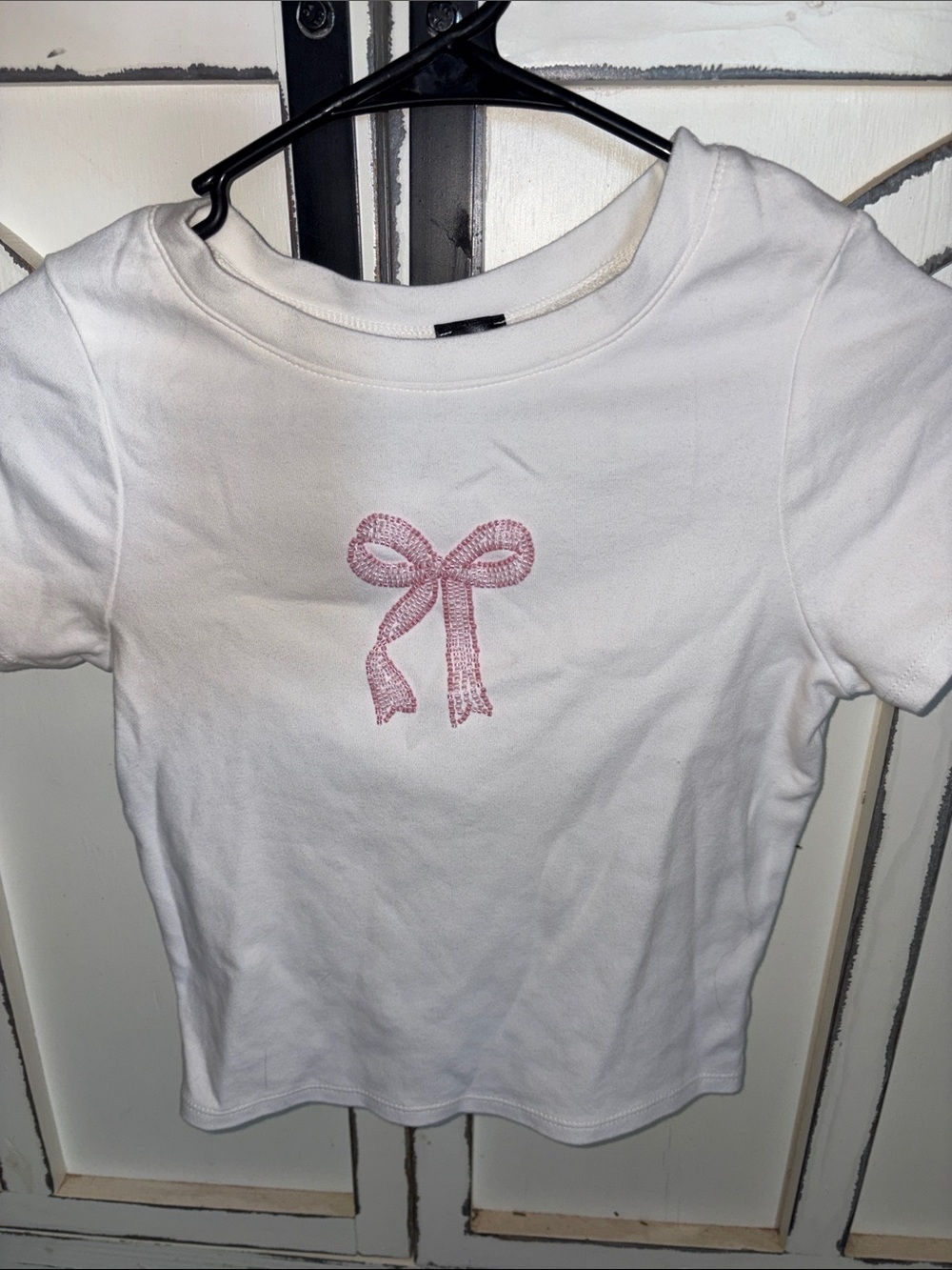 PacSun White Short Sleeve Tee with Pink Bow Graphic